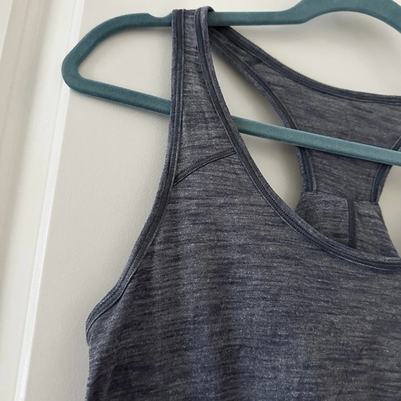💙 Lululemon Essential Dark Blue Heather Racerback Tank Top Womens Size 4 Workout - Picture 5 of 16